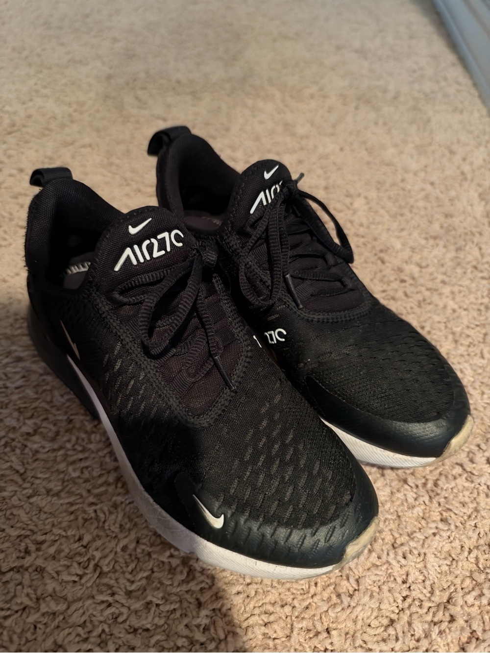 womens black nike sneakers size 7.5